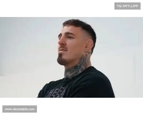 阿斯皮纳尔插眼后右眼视力受损，医疗检查进行中